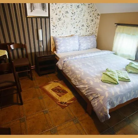 Komita, Sobe I Etno Restoran Hostel