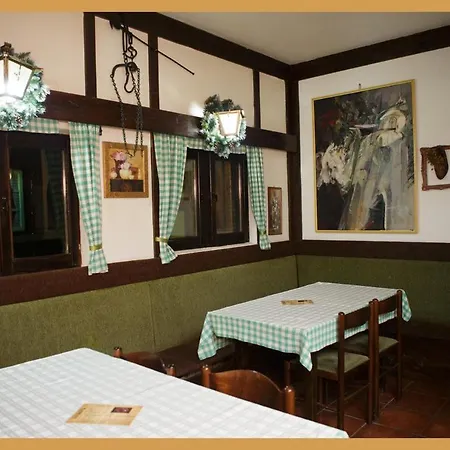 Komita, Sobe I Etno Restoran Hostel *