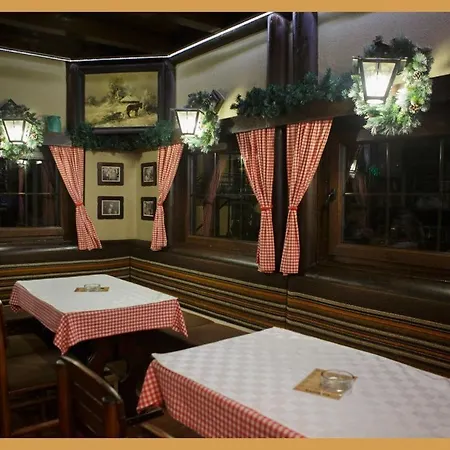 Komita, Sobe I Etno Restoran Kopaonik